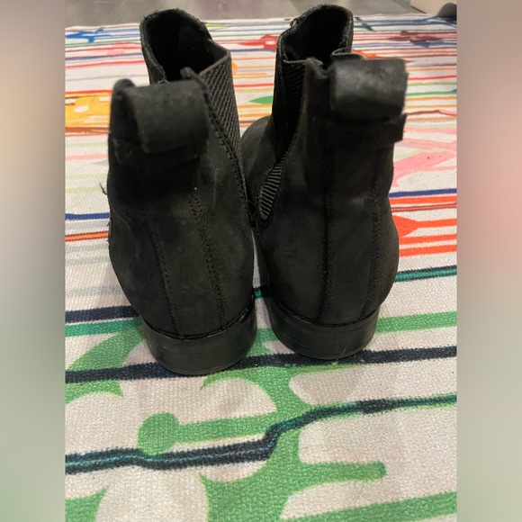 Toms Ella Pull On Chelsea Boot double elastic gore ankle suede low heel black - Picture 3 of 6